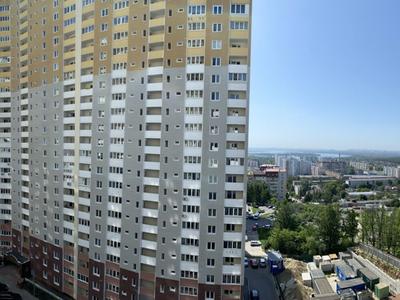 Ищу БИЗНЕС ПАРТНЁРА в раскрученное Агентство недвижимости,центр Киев работает более 20 лет!