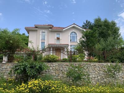 Продам гарний будинок у с.Гореничі Києво-Святошинського р-ну. Мальовниче місце біля лісу, поряд озер