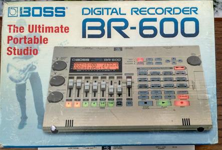 4-х канальна студія звукозапису Boss BR-600 з ритм машиною