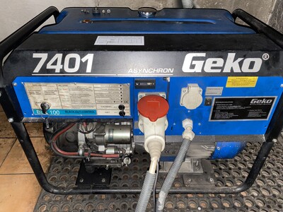 Продам єлектрогенератор GEKO 7401 у неробочому стані