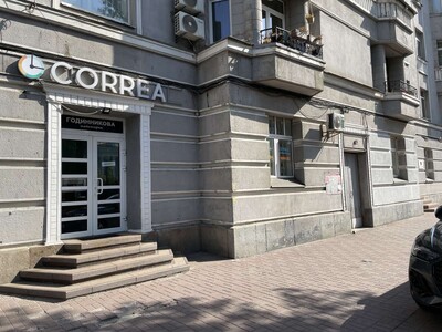 Івана Мазепи, 3 н/ф 52.3 кВ.м. на 1 поверсі ФАСАД ст.метро Арсенальна 1хв під будь яку діяльність