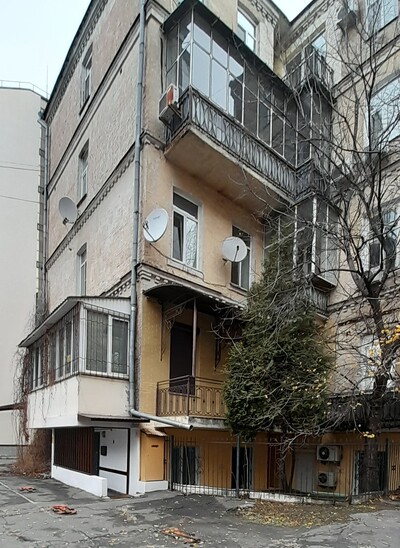 Продам меблированный офис 75 м в "царском доме" на Саксаганского,113а