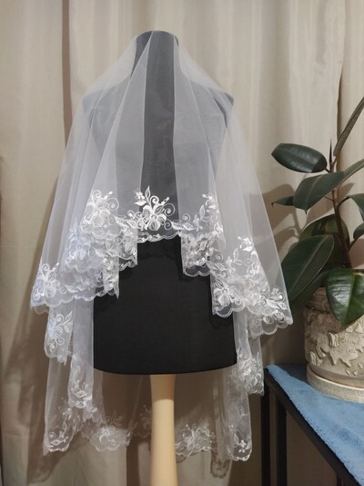 Свадебная фата кружевная, вышивка белая, айвори 140*140 см