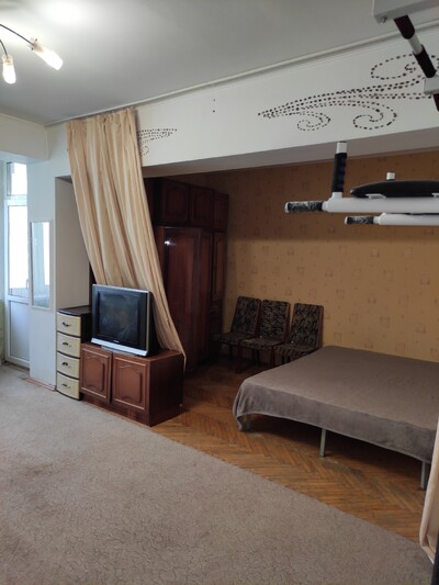 Продам 1 комнатную квартиру Соломенский район, метро  Вокзальная  59999 уе.