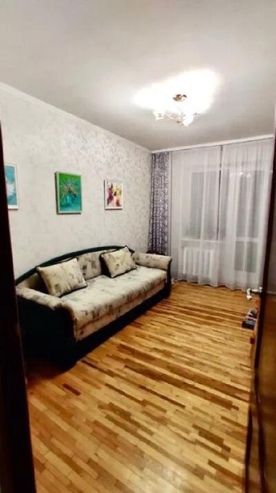 Продам 2-кімнатну квартиру, Григоровича-Барського, д. 3, Святошинський район, Київ