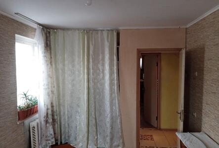 Продам 3-кімнатну квартиру, Космонавта Поповича, д. 12А, Деснянський район, Київ