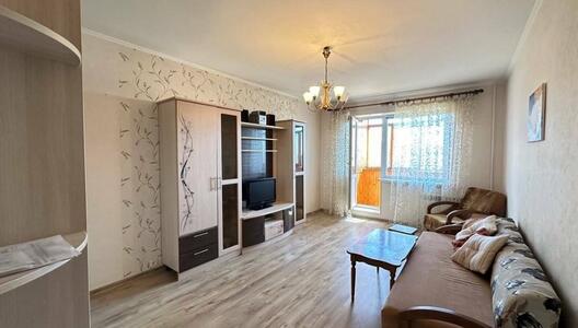 294073 Продається 2-кімнатна квартира за адресою вул. Закревського, 43 у Деснянському районі.