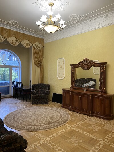 Двокімнатна квартира  біля Софії  Київській