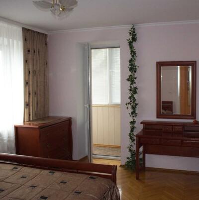 Сдам 3-комнатную квартиру, улица Зверинецкая, д.61, Печерский район, Киев