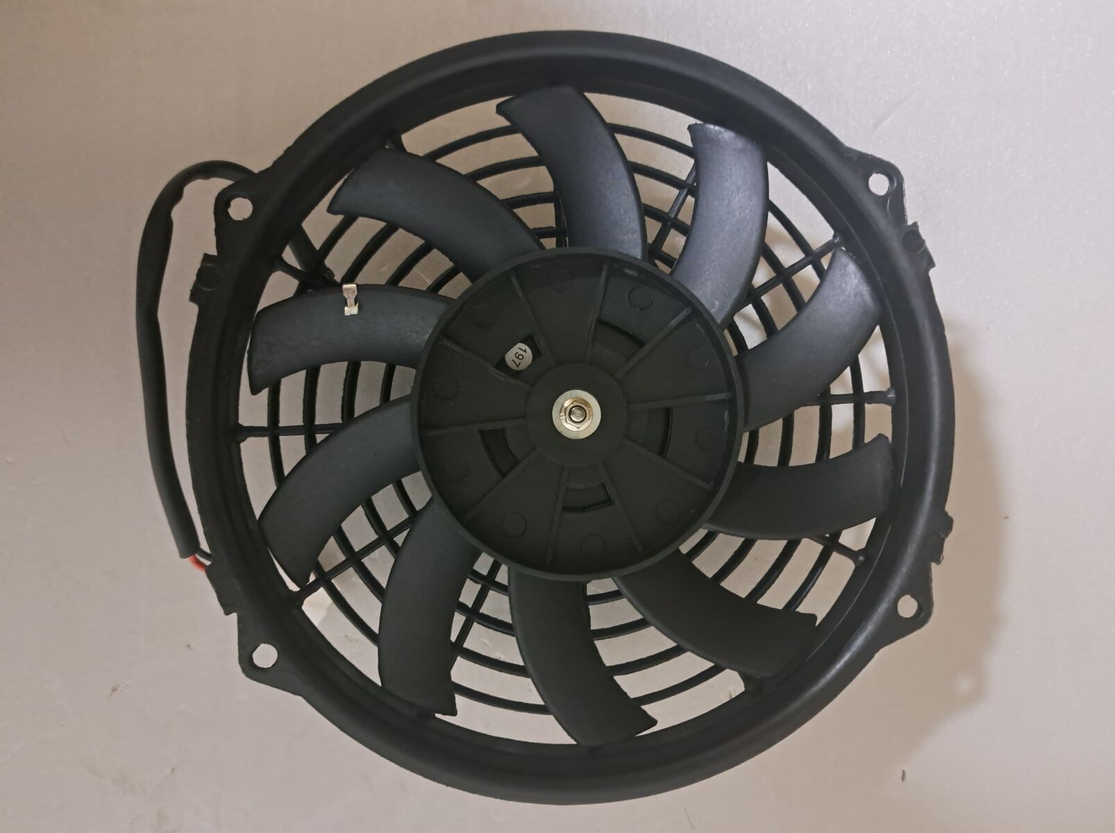 Пропонуємо вентилятор - втягуючий (pull), S-образна лопасть, 24 V, 120 Wt, 9 дюймів, Київ на aviso.ua