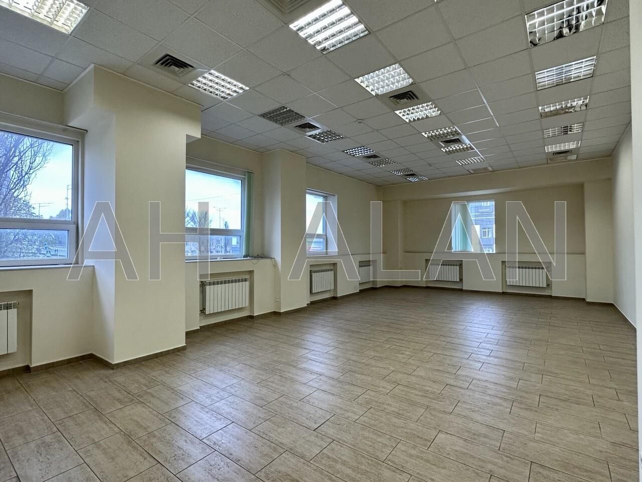 Сдам офисное помещение Київ, Новокостянтинівська вул, Новокостянтинівська вул., 13/10, Почайна (Петрівка)Оболонський район, Київ на aviso.ua