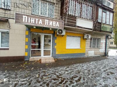 Оренда.Фасад.Торгове приміщення 30 м.кв. вул.Жилянська БЕЗ%