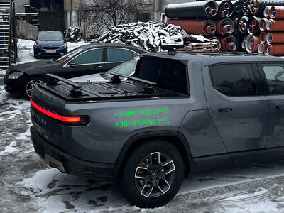 Силова кришка кузова пікапа для Rivian R1T. Накриття на кузов пікапа.