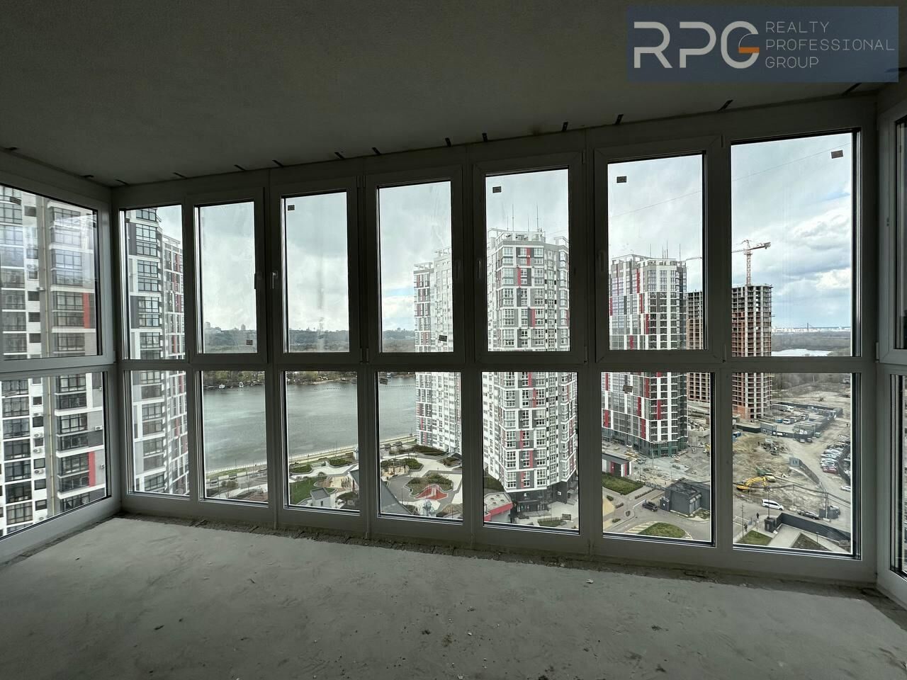 Продаж 2к квартири 76 кв. ЖК Русанівська гавань, Микільсько-Слобідська вул., 8, Микільська СлобідкаДніпровський район, Київ на aviso.ua