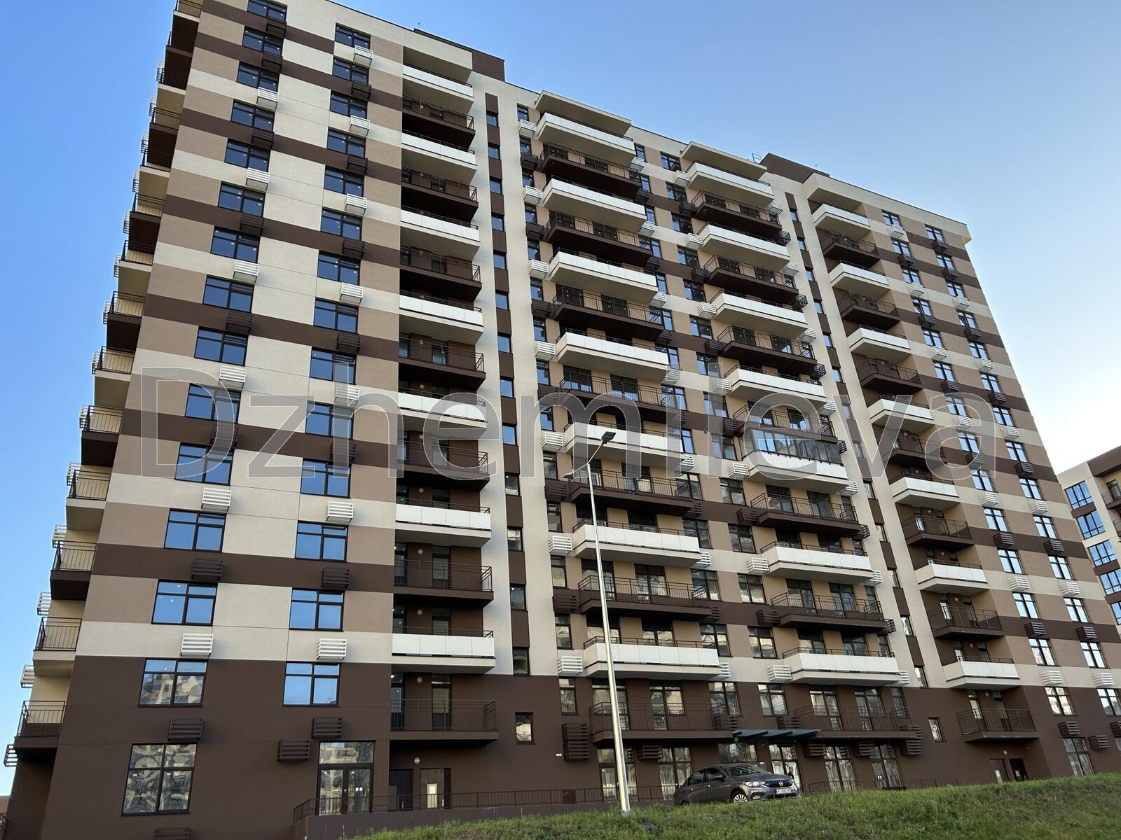ЖК Варшавський 2 продам готова квартира 1 поверх власна тераса, Олександра Олеся вул., 1, ВиноградарПодільський район, Київ на aviso.ua