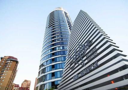 Продам 3-к квартиру Київ, Печерський, Євгена Коновальця вул., 26А