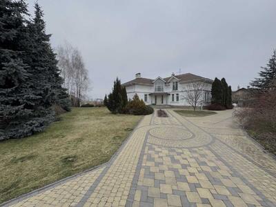 Продам 9-к будинок Броварський, Погреби, Постишева, 1
