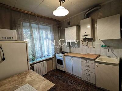 Продам 1-к квартиру Киев, Оболонский, Макеевская ул., 4