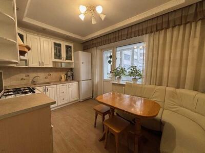 Продам 3-к квартиру Київ, Дарницький, Бориса Гмирі вул., 13
