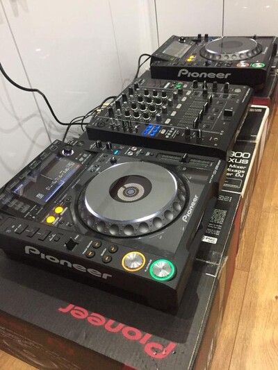 Продажа 2x Pioneer CDJ-2000 Nexus 2 и 1x PIONEER DJM-900 Nexus 2