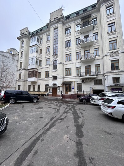 Продаж 1к квартири 64.2 кв. м на вул. Ярославів Вал 17Б