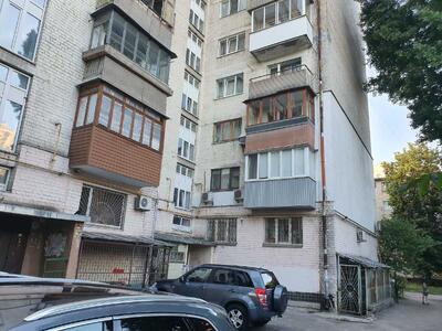 Продам офісне приміщення Київ, Солом`янський, Братьев Зеровых ул., 1-3