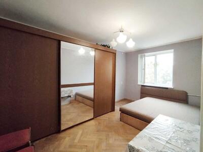 Продам 3-к квартиру Київ, Печерський, Тимірязєвська вул., 4