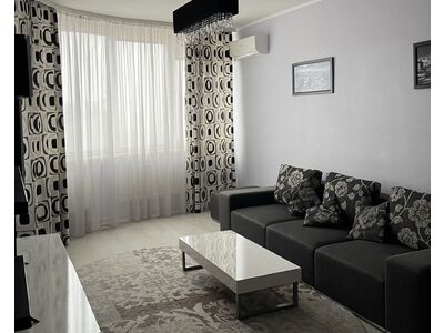 Продам квартиру від власника 71 кв.м Мега-Сіті