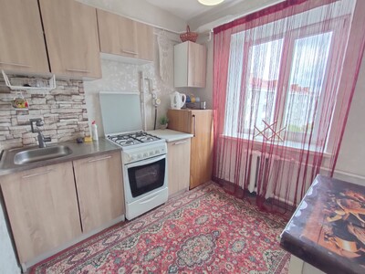 метро Нивки, Сирецька 10-15 хв. 2-х.кім, газ, перша здача