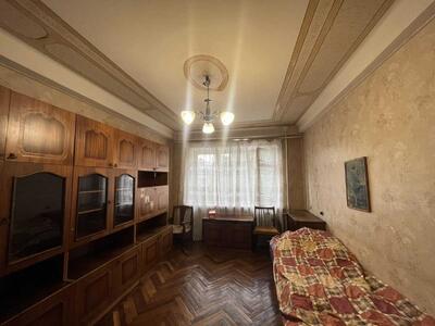 Продам 3-к квартиру Київ, Шевченківський, Білоруська вул., 10/18