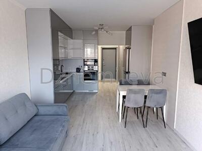 ЖК Варшавський мікрорайон продам простора трикімнатна квартира 83м2