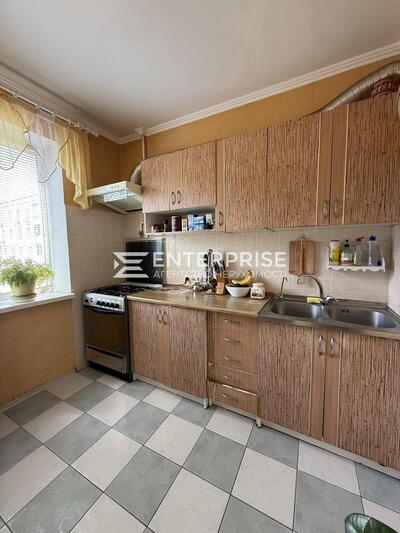 Продаж 2-кімнатної квартири за адресою: вул. Озерна, 14 в Оболонському районі.