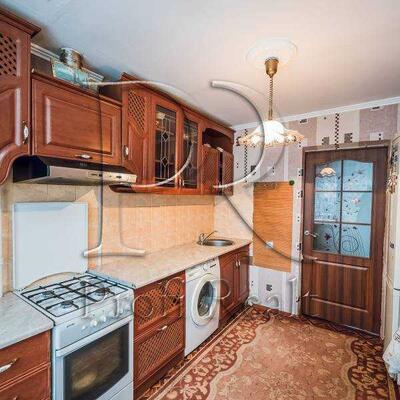 Продам 3-к квартиру Макарівський, Калинівка, Спортивная улица, 4