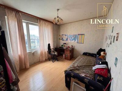 Продам 3-к квартиру Киев, Святошинский, Гната Юры ул., 10
