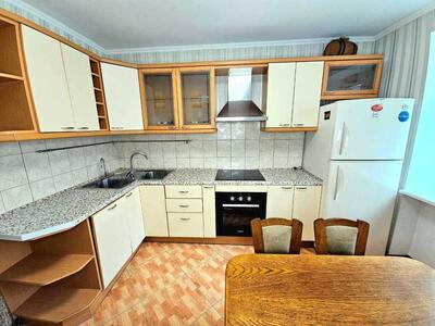 Продам 3-к квартиру Киев, Печерский, Андрія Верхогляда ул., 2