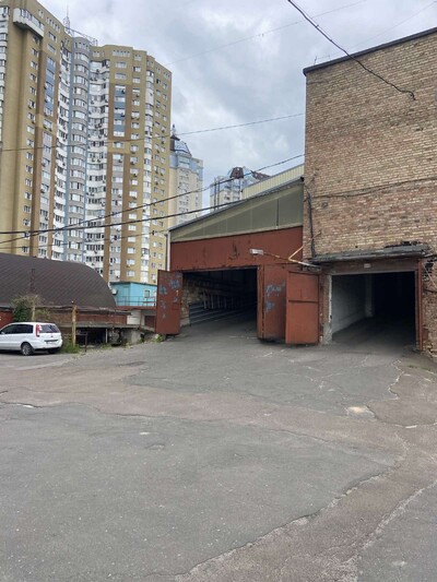 Лівобережна. Продам гараж у гаражному комплексі на Сверстюка (Раскової), 52-А.
