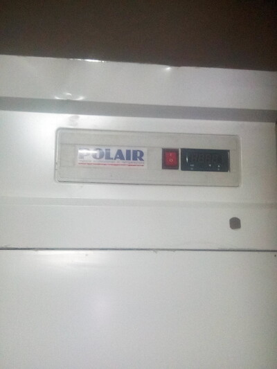 продам холодильну шафу POLAR недорого