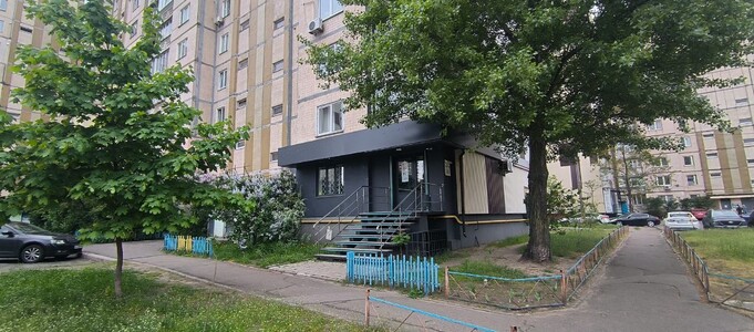 Продаж торгового приміщення 71 кв.м. по вул. Княжий Затон, 15