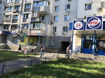 Продаж, Фасадого, Торгового приміщення Тулузи, 127м2 ( З Орендарем)