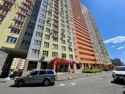 Продаж, Фасадне, Торгове приміщення в ЖК "Яскравий", 66.8м2