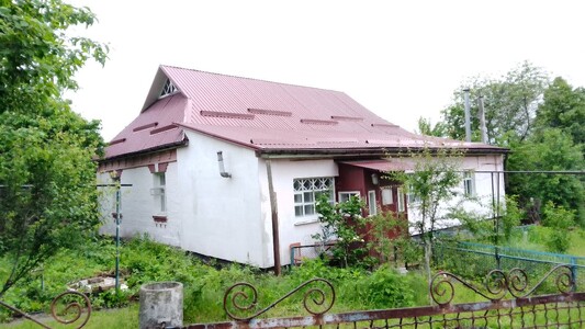 Малютянка. Продам теплий будинок 116 м2 на ділянці 15 соток під забудову.