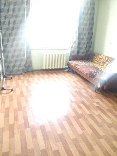 здається кімната без хазяїв,Троєщина