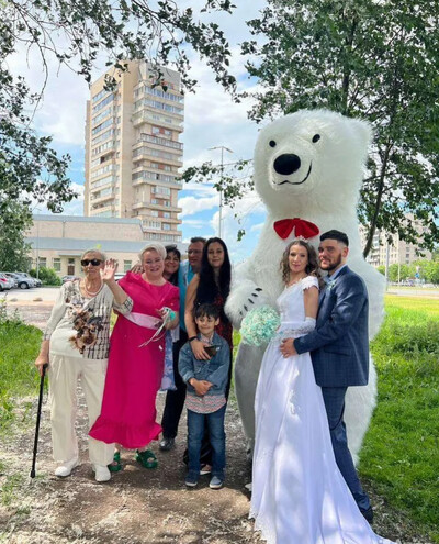 Белый медведь г.Чернигов.Заказать куклу аниматора на праздник.