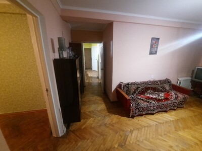 Продается 3 ком. кв. пер. Качуровского (Новая Дарница)
