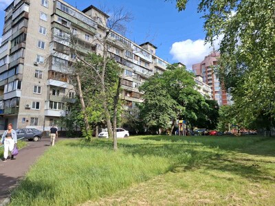 Перший продаж  квартирири  по вулиці Курчатова Академіка, 22.