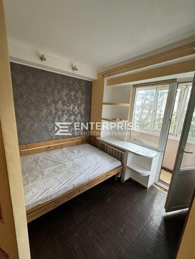 Продам 3-кімнатну квартиру, Навої Алішера вул., д. 86, Дніпровський район, Київ