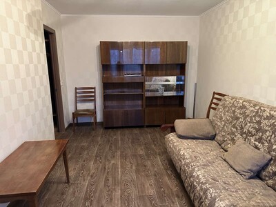 здам  однокімнатну квартиру в довгострокову оренду