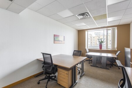 Приватний офіс для однієї особи в Regus City Horizon Tower