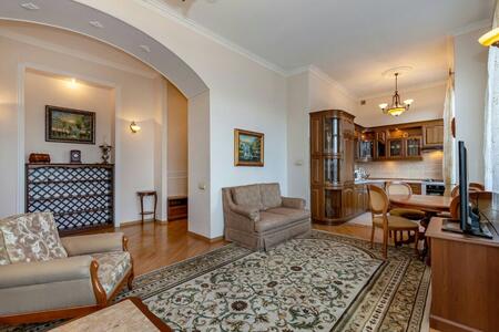 Оренда трикімнатної квартири Михайлівський провулок, 3/16 Шевченківський район.