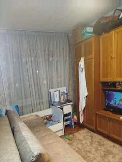 Продається однокімнатна квартира. Дарницький район, вулиця Поліська, 12, метро Червоний хутір